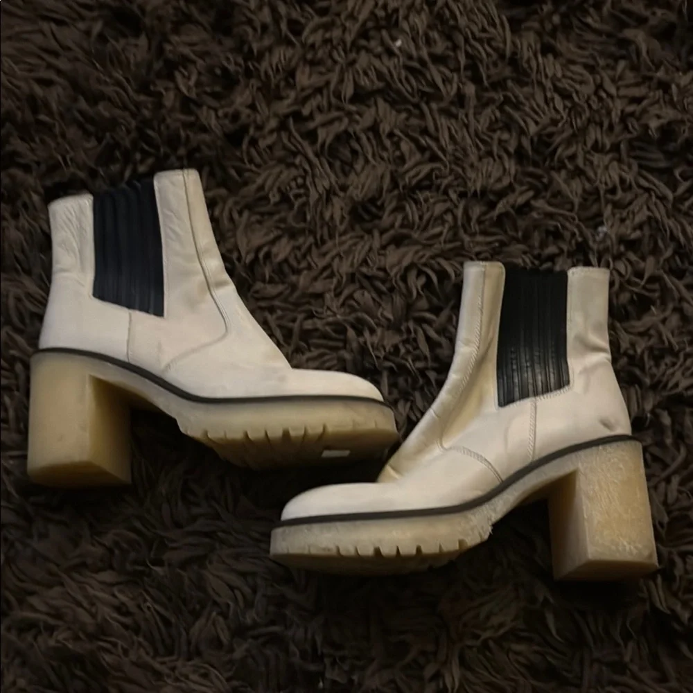Free people James Chelsea boots bone and black